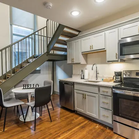 Bright And Modern Loft In Louisville # 203